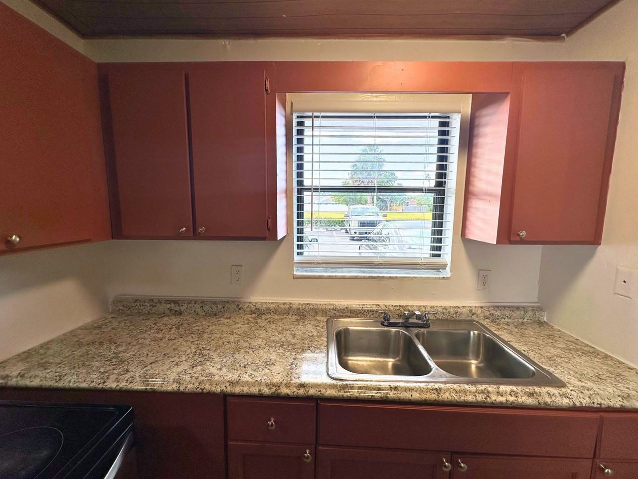 928 South Federal Highway - Photo 7 of 14