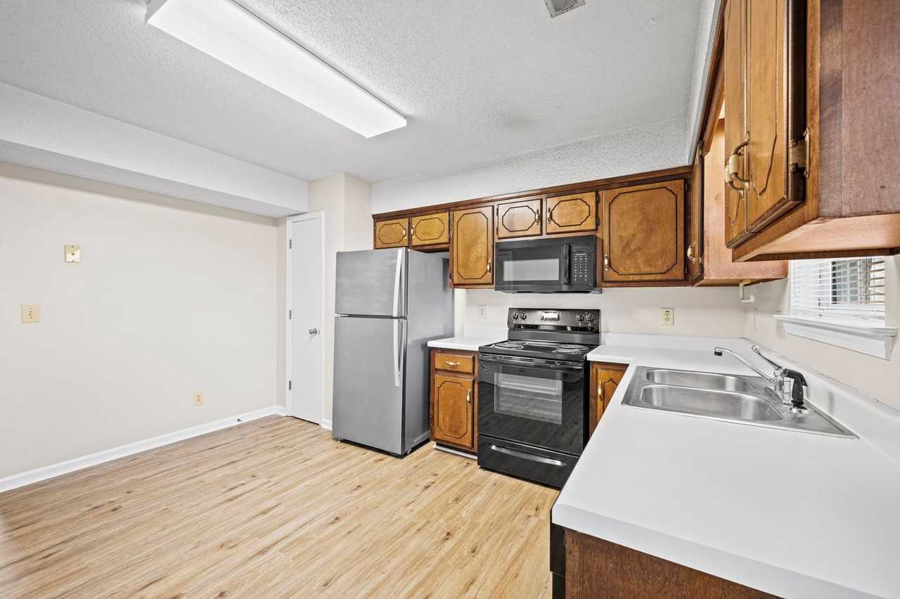 1232 Parkway Pl - Photo 6 of 18