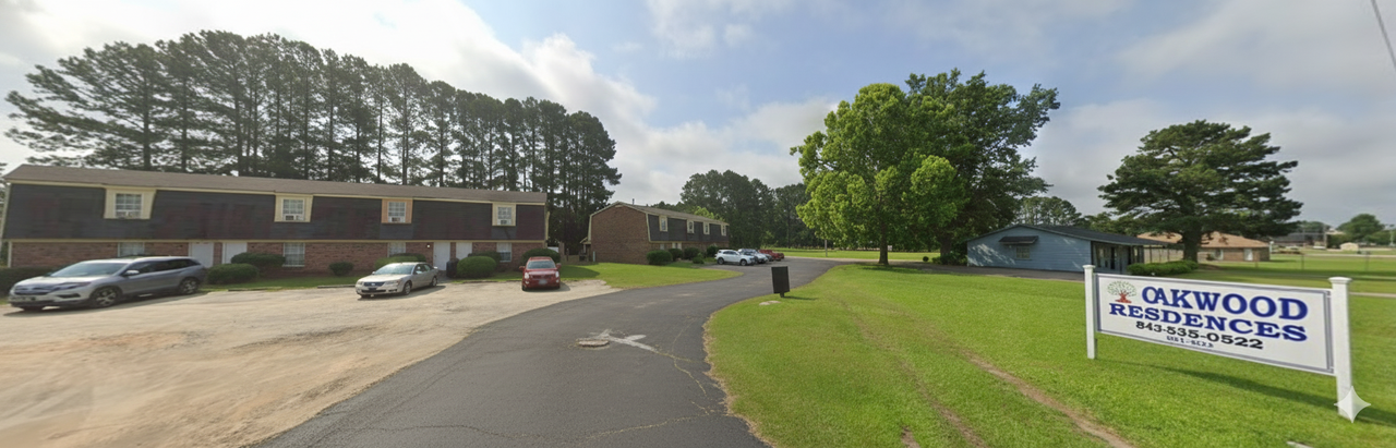 Oakwood Residences Apartments - Photo 4 of 20
