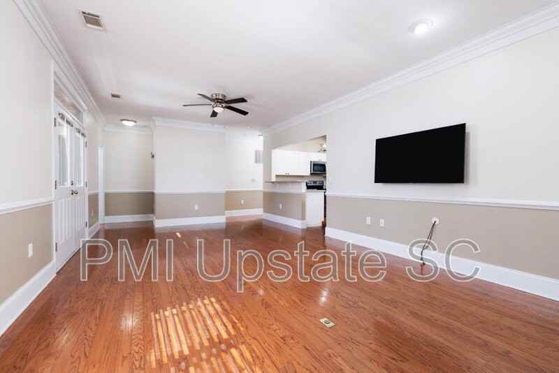 204 E Park Ave #1101 - Photo 7 of 40