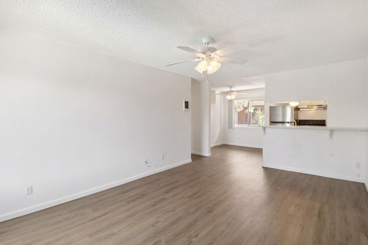 Stadium Arms Apartments - Photo 3 of 7