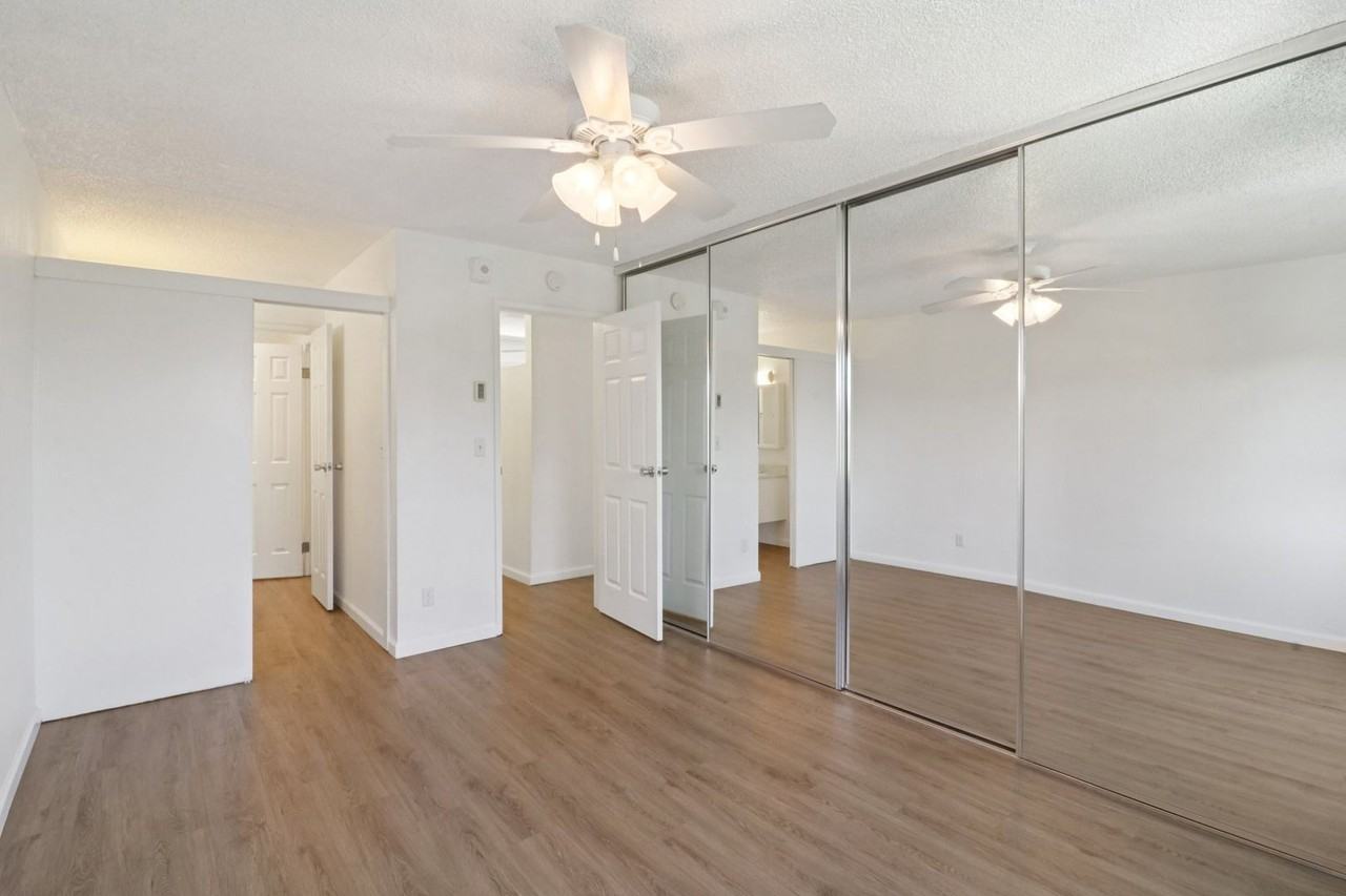 Stadium Arms Apartments - Photo 4 of 7