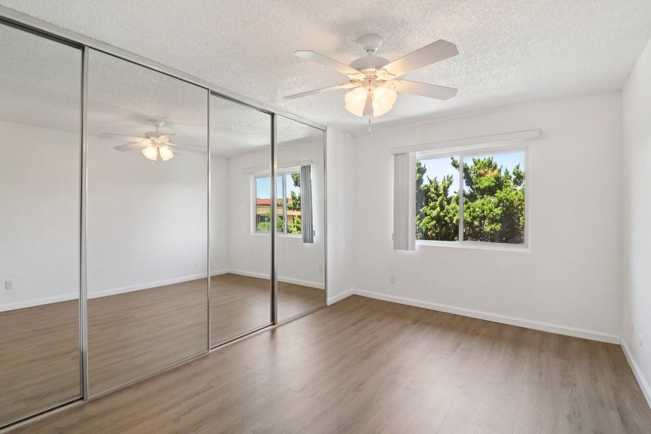 Stadium Arms Apartments - Photo 5 of 7