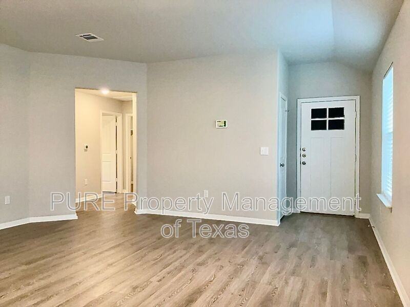 1452 Fairhaven Gtwy - Photo 2 of 17