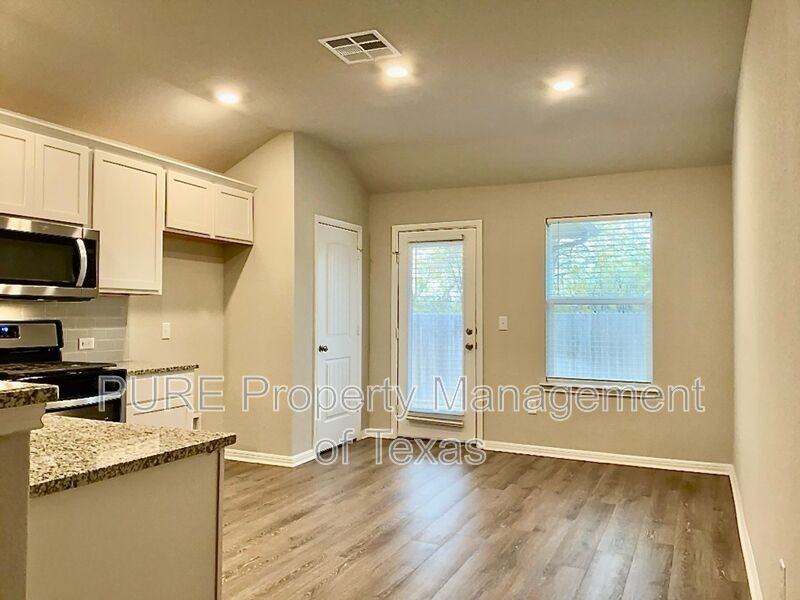 1452 Fairhaven Gtwy - Photo 6 of 17