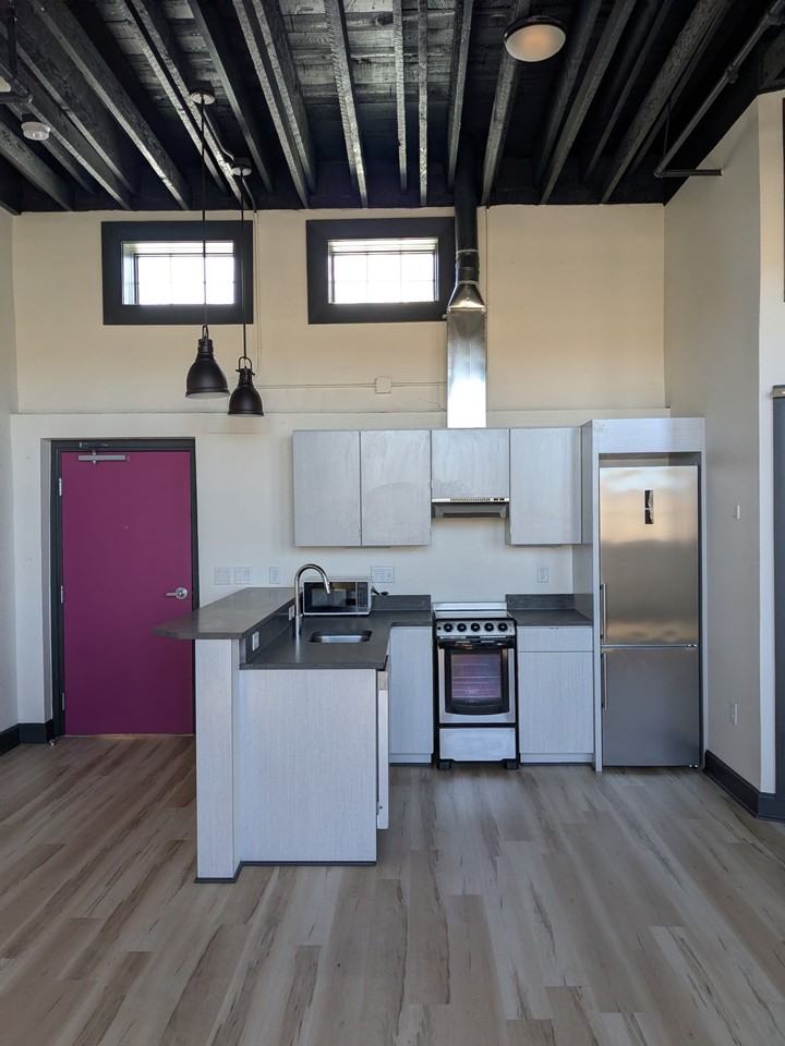 210 East Street - Photo 7 of 9