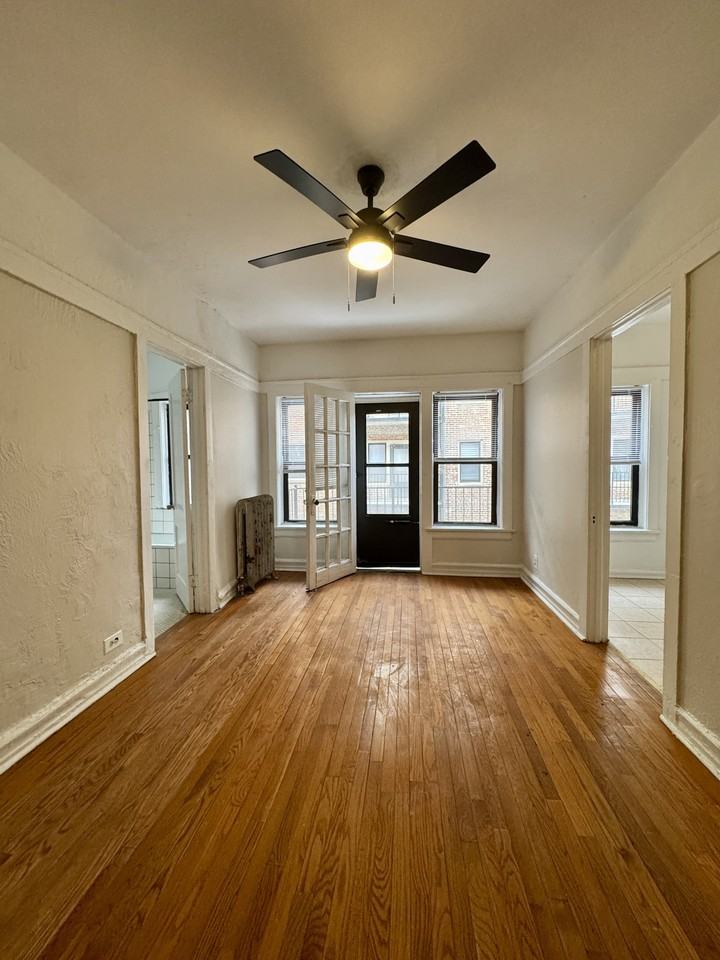 7455 N. Greenview - Photo 7 of 24