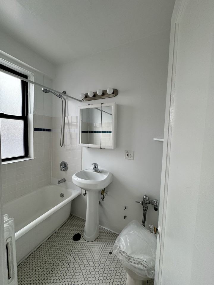 6165 N. Winthrop - Photo 7 of 26