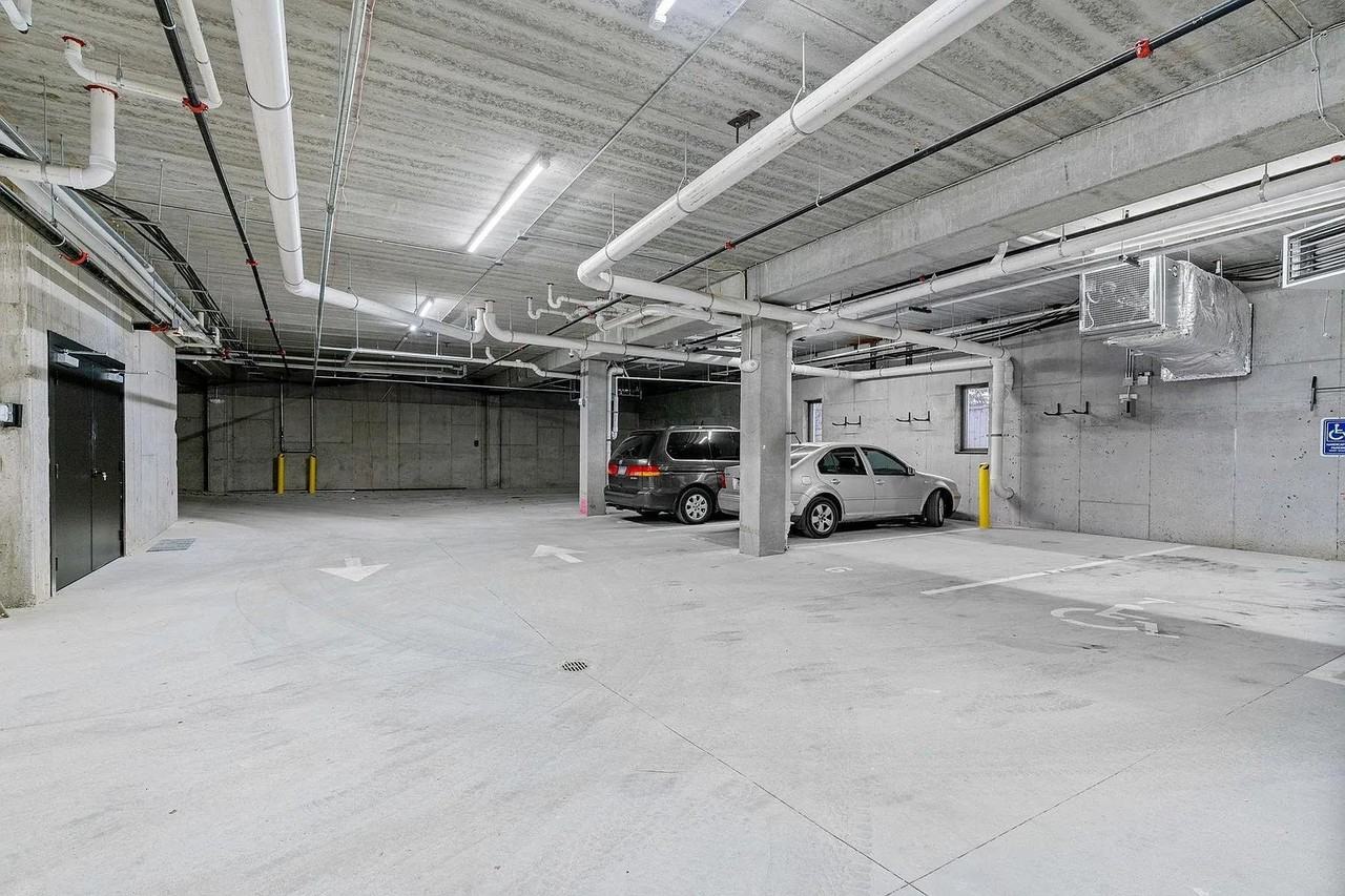 Fuller Park Flats - Photo 6 of 12