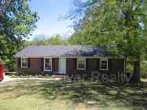 206 Lee Dr - Photo 1 of 1