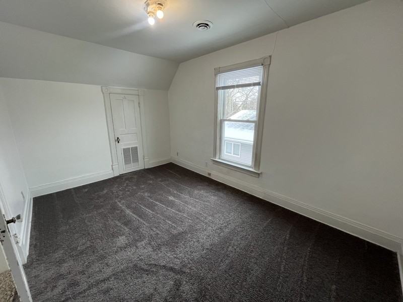 722 S 22nd St - Photo 6 of 11