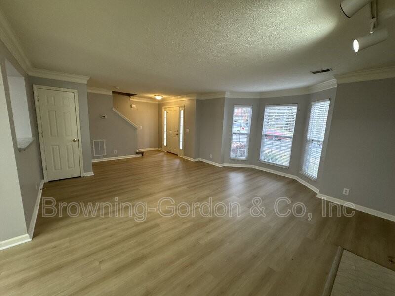 2757 Welshcrest Dr - Photo 5 of 24