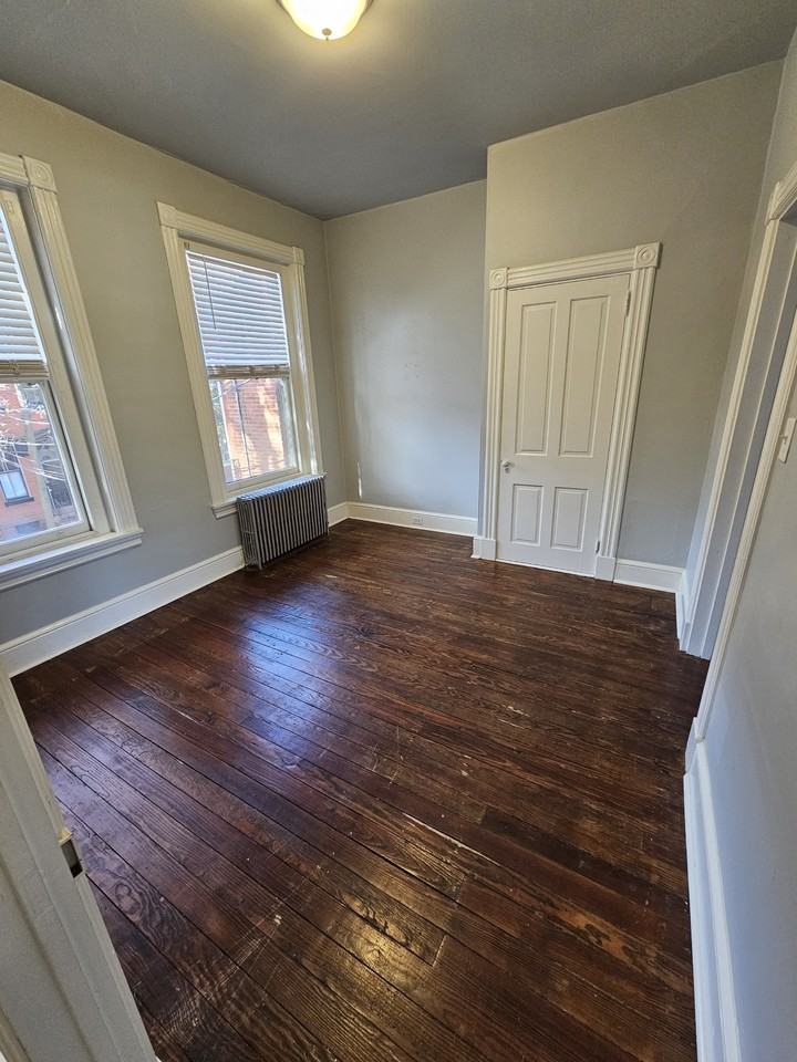 27 N Shippen St - Photo 3 of 5