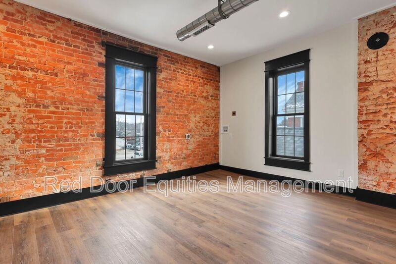 530 N Columbus St - Photo 6 of 27