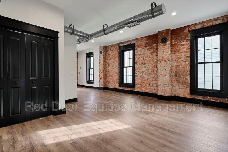 530 N Columbus St - Photo 7 of 27