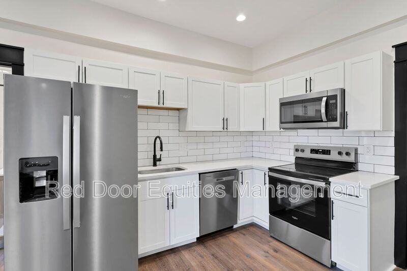 530 1/2 N Columbus St - Photo 2 of 25