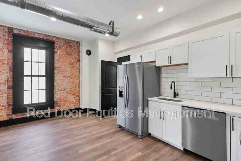 530 1/2 N Columbus St - Photo 4 of 25