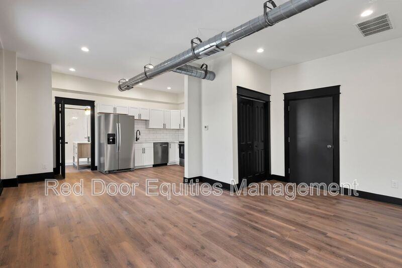 530 1/2 N Columbus St - Photo 5 of 25