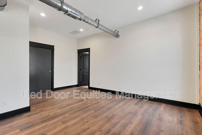 530 1/2 N Columbus St - Photo 7 of 25