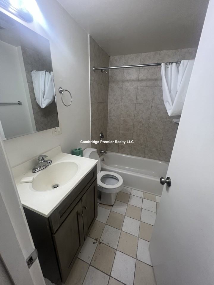 E Merrimack St #2 - Photo 2 of 9