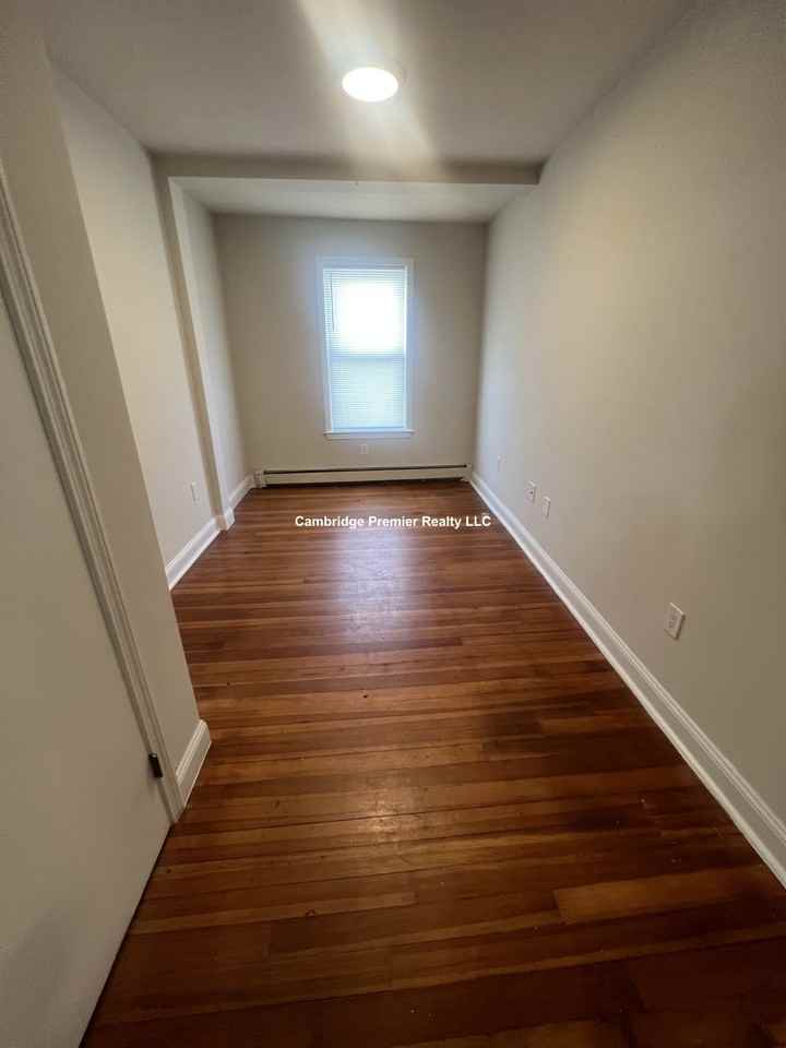 E Merrimack St #2 - Photo 7 of 9