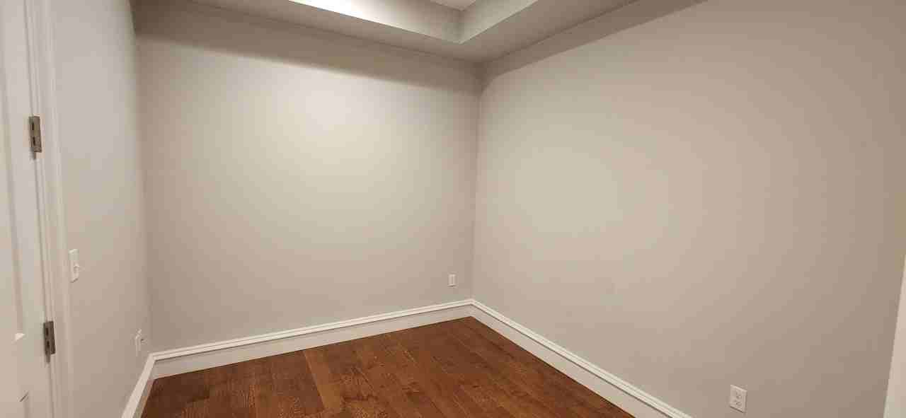 933 E 2nd St #6 - Photo 6 of 26