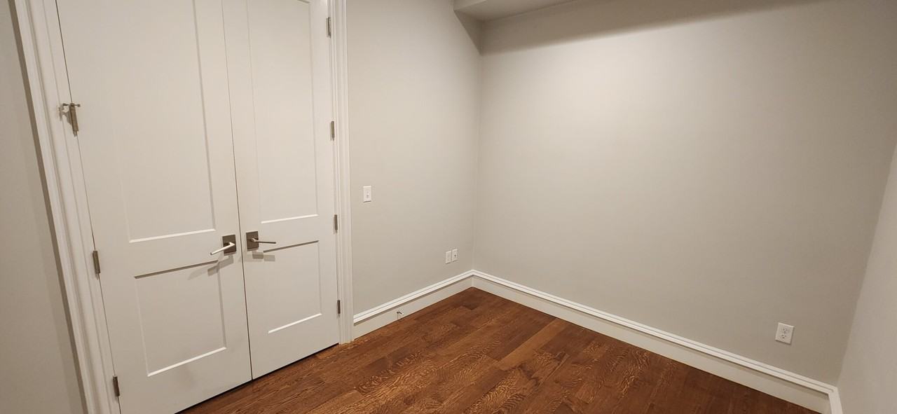 933 E 2nd St #6 - Photo 7 of 26