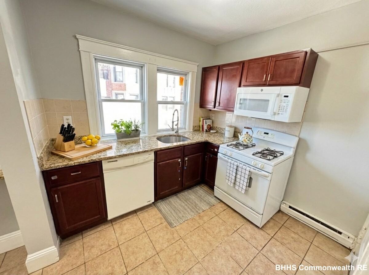 1496 Commonwealth Ave #4 - Photo 4 of 21