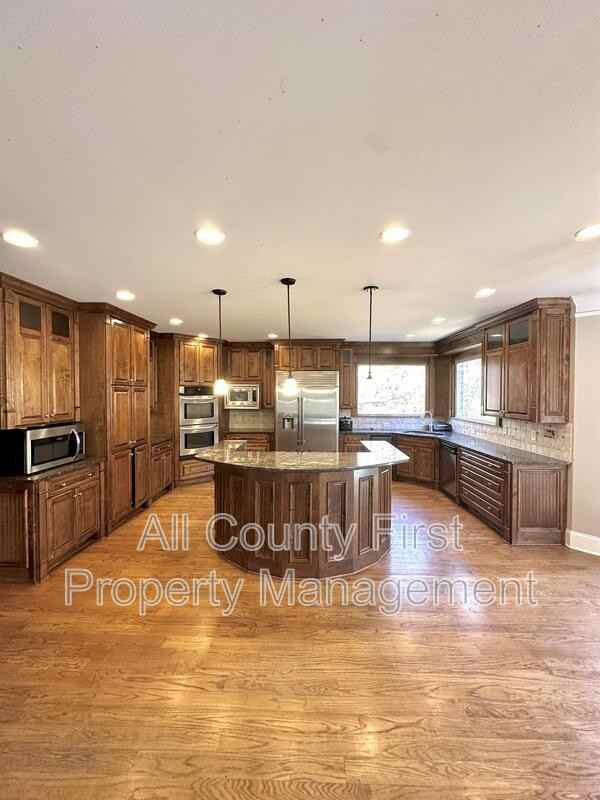 4002 Moheb St Sw - Photo 2 of 34