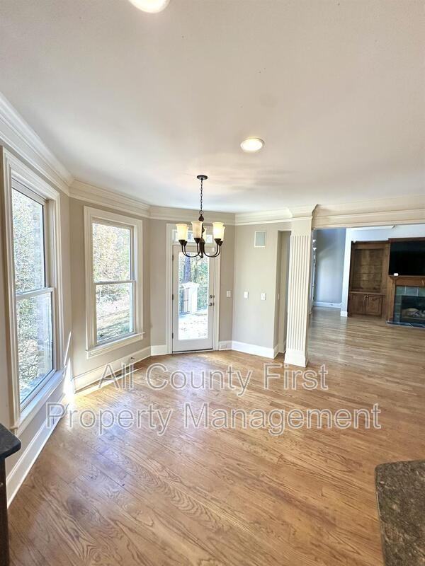 4002 Moheb St Sw - Photo 4 of 34