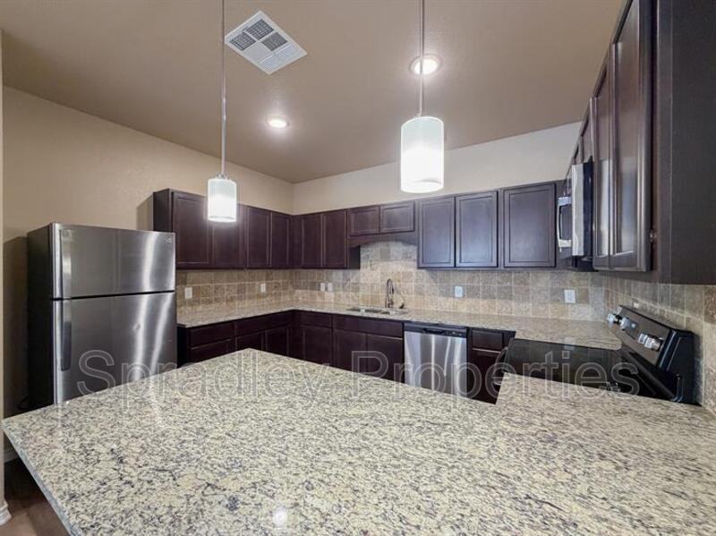 1057 Hibiscus Unit B - Photo 6 of 18