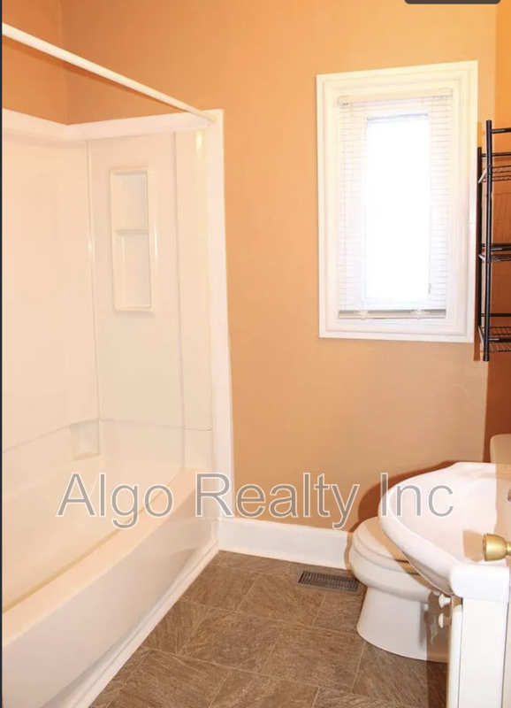 861 Marion St - Photo 6 of 8