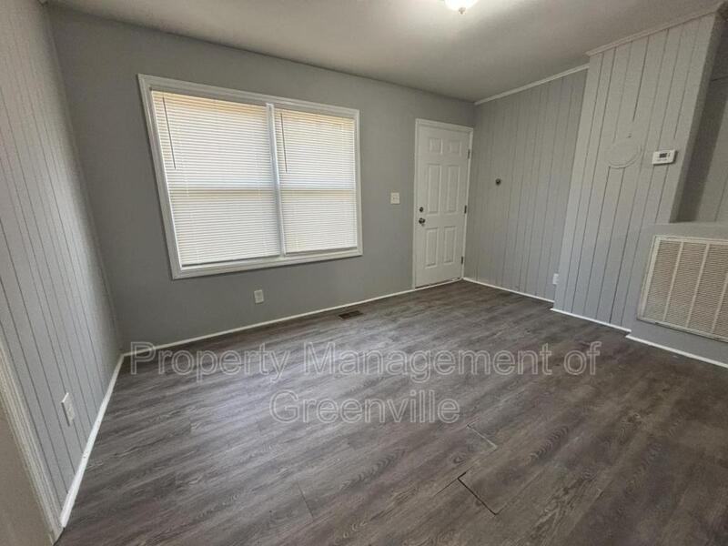 326 Loop St #E - Photo 5 of 15