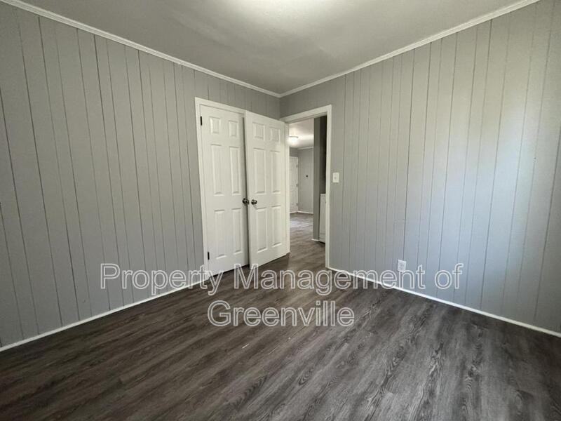 326 Loop St #E - Photo 7 of 15