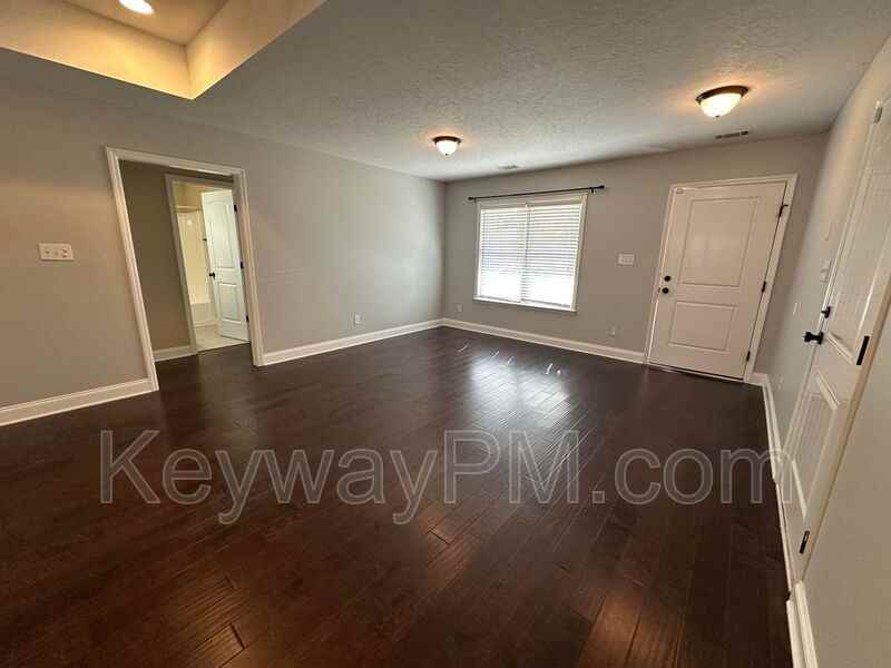 5023 Trickling Creek Dr - Photo 4 of 18