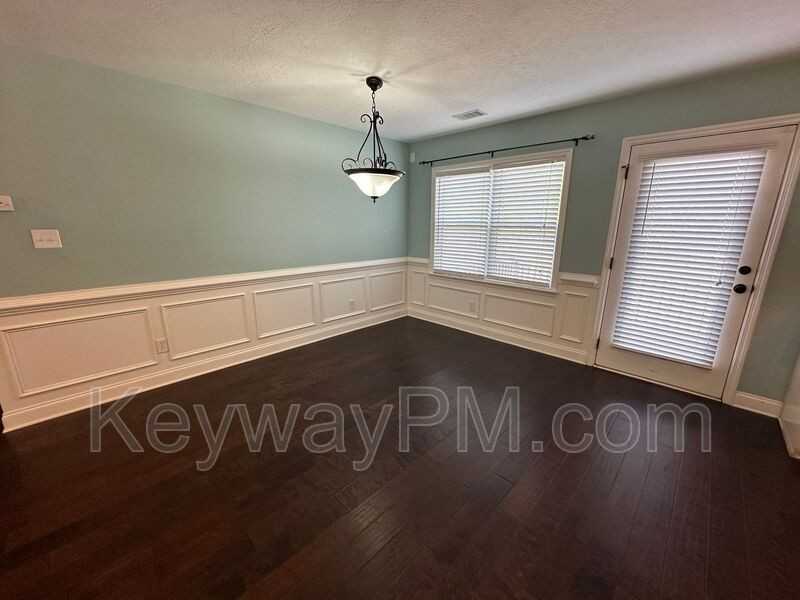 5023 Trickling Creek Dr - Photo 5 of 18