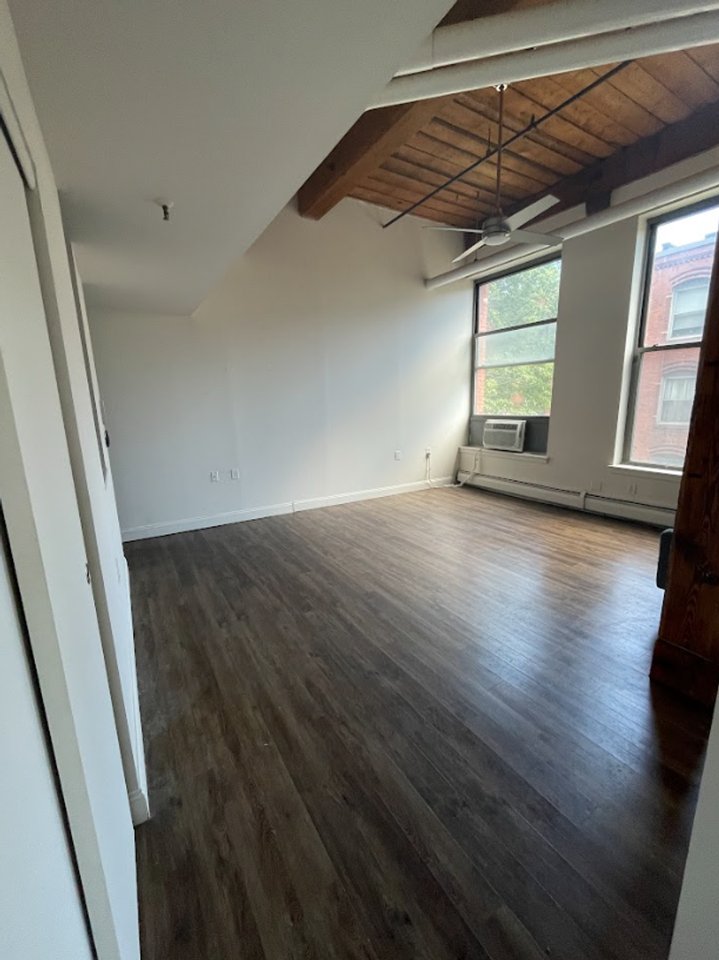 SilverBrick Lofts - Photo 4 of 10