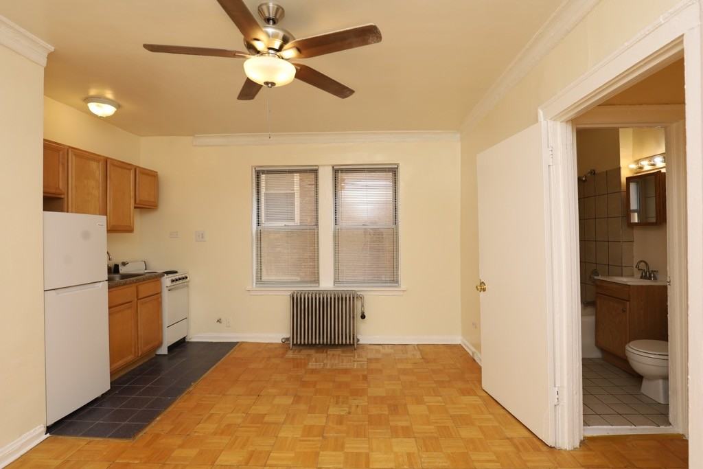 4519 N Malden St #P402 - Photo 7 of 17