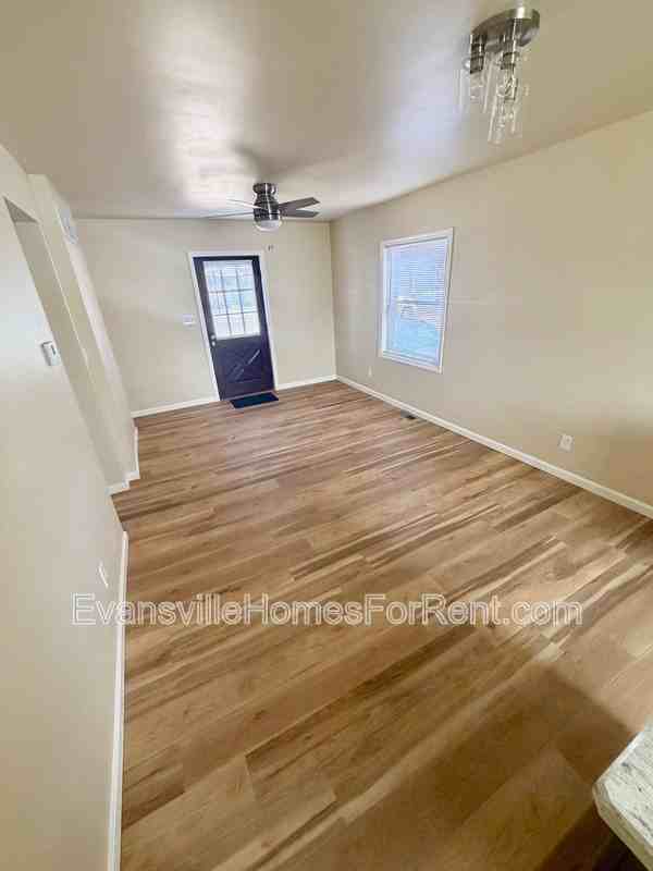 513 S Kerth Ave - Photo 2 of 15