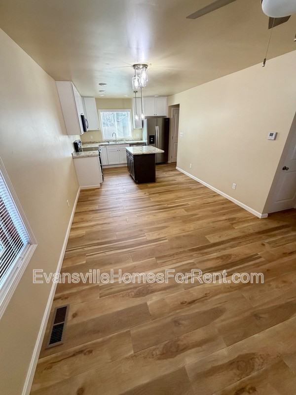 513 S Kerth Ave - Photo 3 of 15