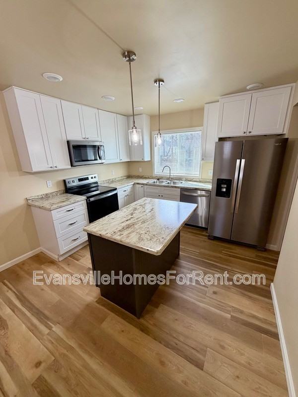 513 S Kerth Ave - Photo 4 of 15