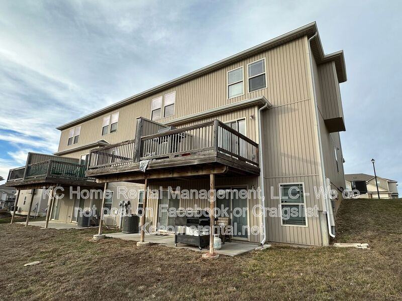 10547 Kane Dr - Photo 6 of 40