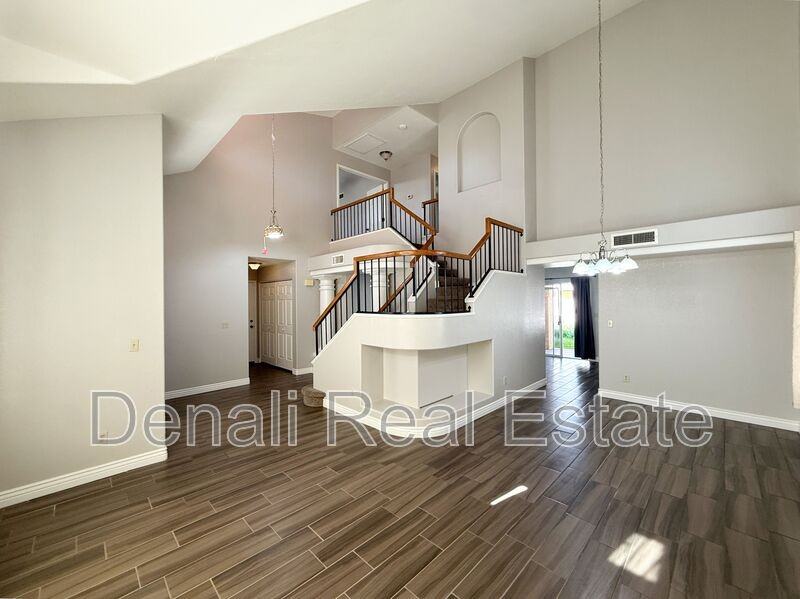 3942 W Rene Dr - Photo 2 of 25