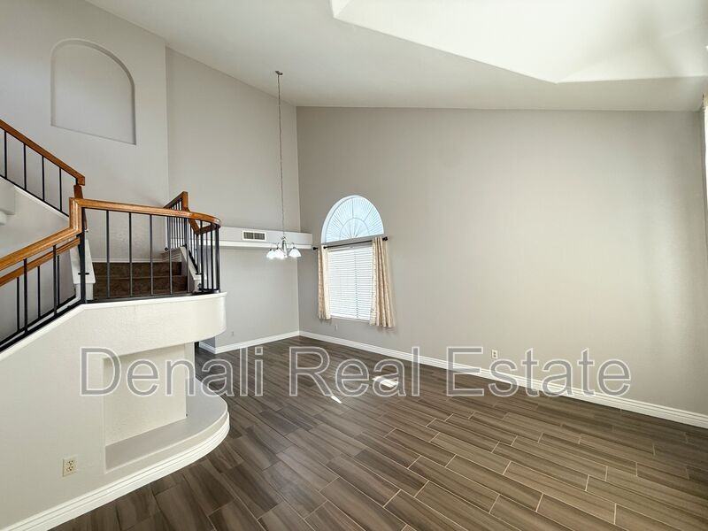 3942 W Rene Dr - Photo 3 of 25