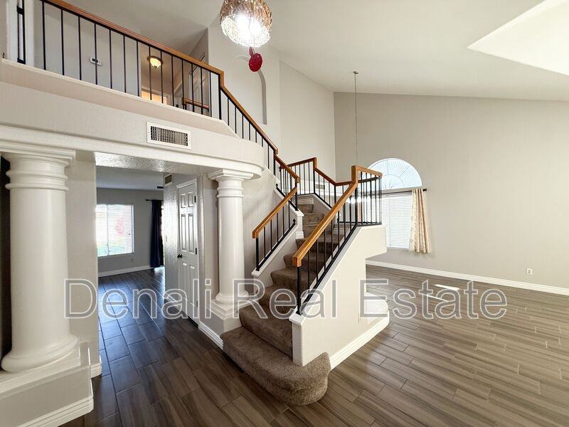 3942 W Rene Dr - Photo 4 of 25