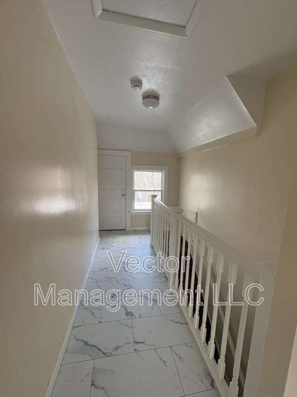 1400 Ella T Grasso Blvd - Photo 6 of 9