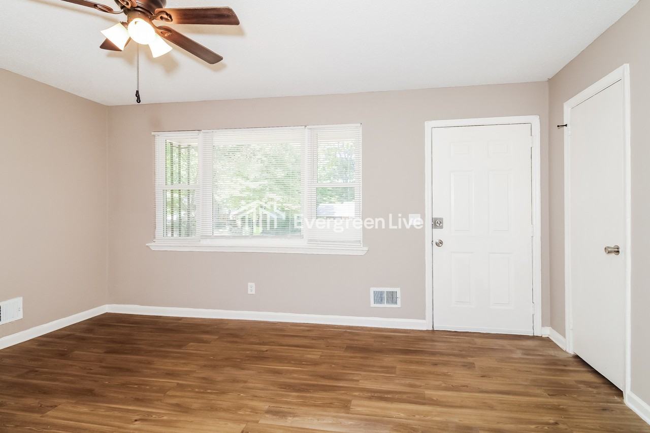 1022 Birchwood Dr - Photo 2 of 15