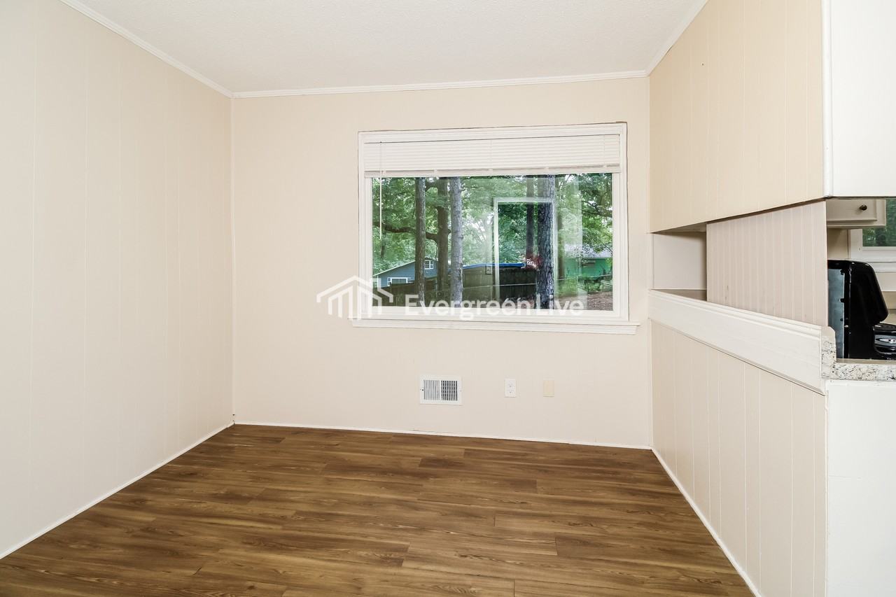 1022 Birchwood Dr - Photo 3 of 15