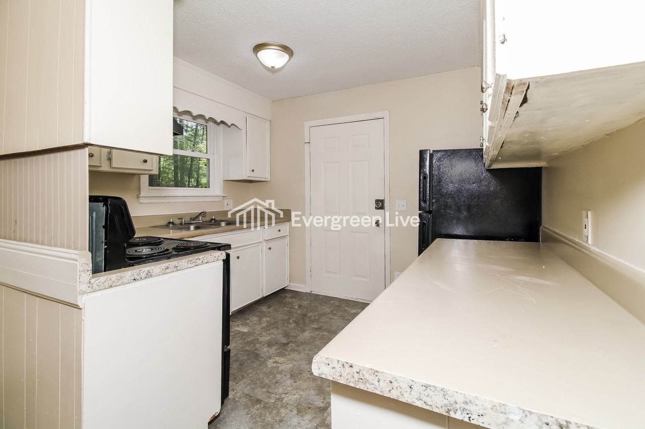 1022 Birchwood Dr - Photo 4 of 15