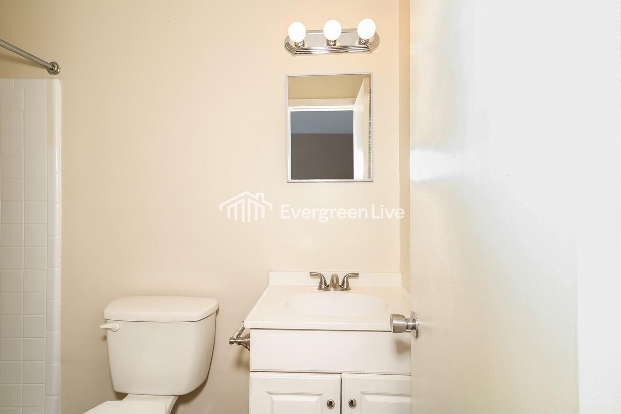 1022 Birchwood Dr - Photo 6 of 15